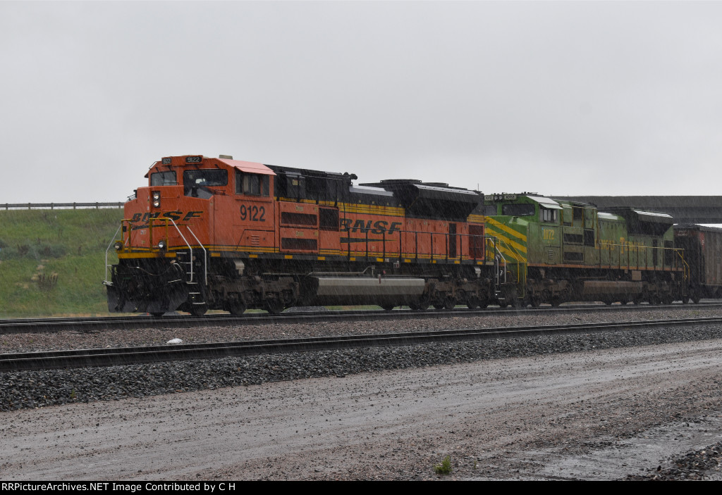 BNSF 9122/NS 1072